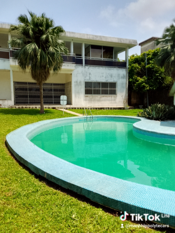 Location d'une villa duplex avec piscine au Vallon 