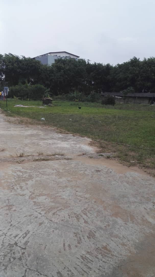 Terrain clôturer a la Riviera Golf Beverly Hill 