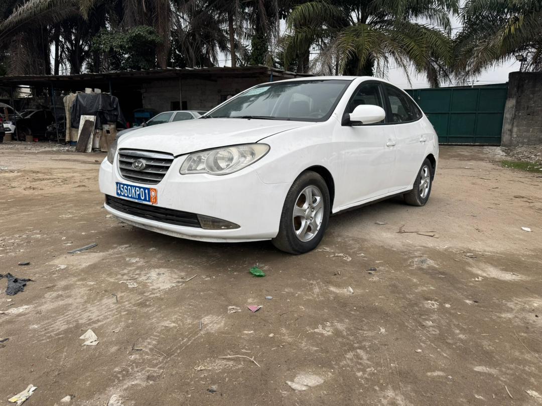 SUPERBE HYUNDAI ELANTRA CLIMATISÉ D'ORIGINE ANNÉE 2012 DISPONIBLE À ABIDJAN 