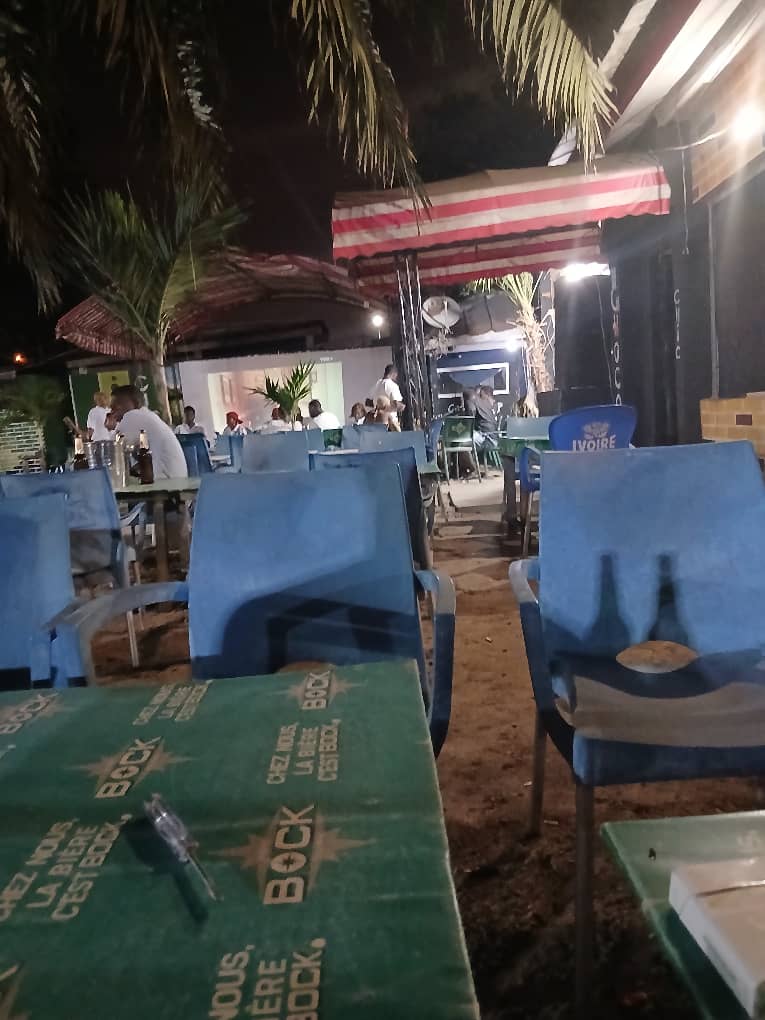 Beau Terrain clôturé en location à la Riviera Triangle 