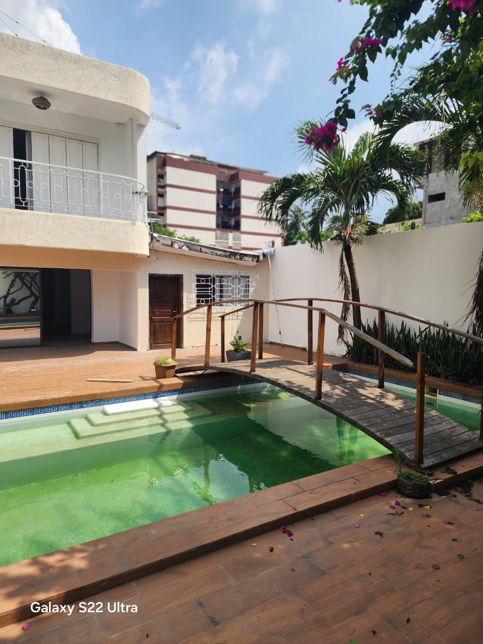 Location d'une villa duplex en zone 4 