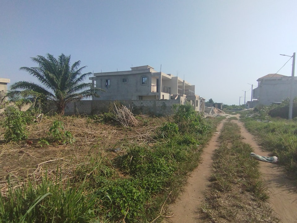 TERRAIN AUTOROUTE DE GRAND-BASSAM 